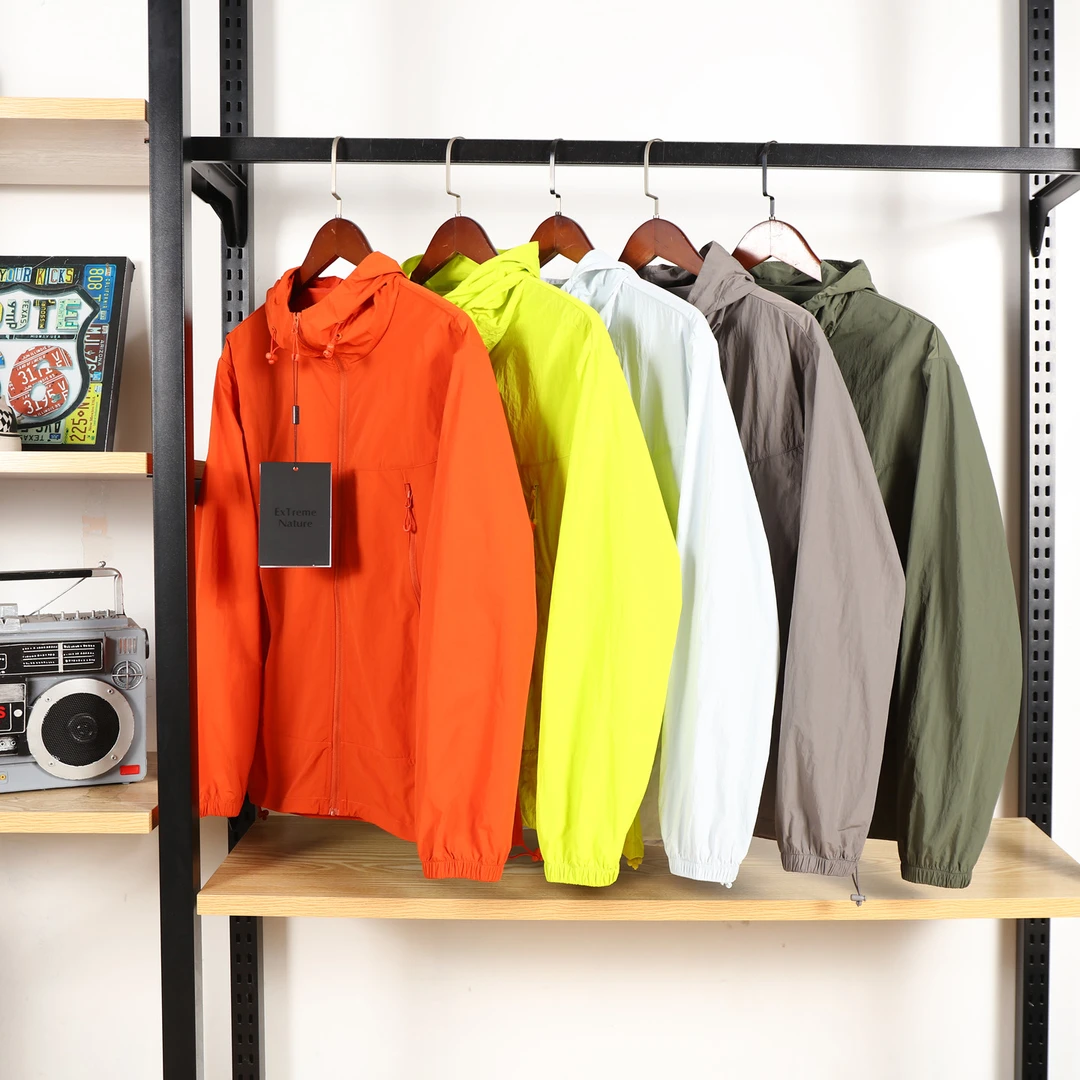 都市户外山系轻量化防风防泼水透气纯色连帽休闲时尚防晒皮肤衣