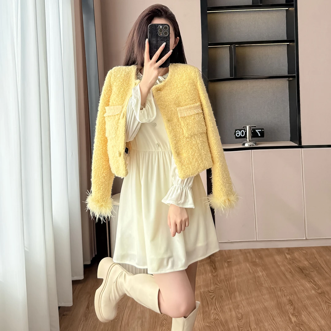 实拍：秋冬新款鸵鸟毛镶钻加厚短外套女重工亮片粗花呢流苏开衫