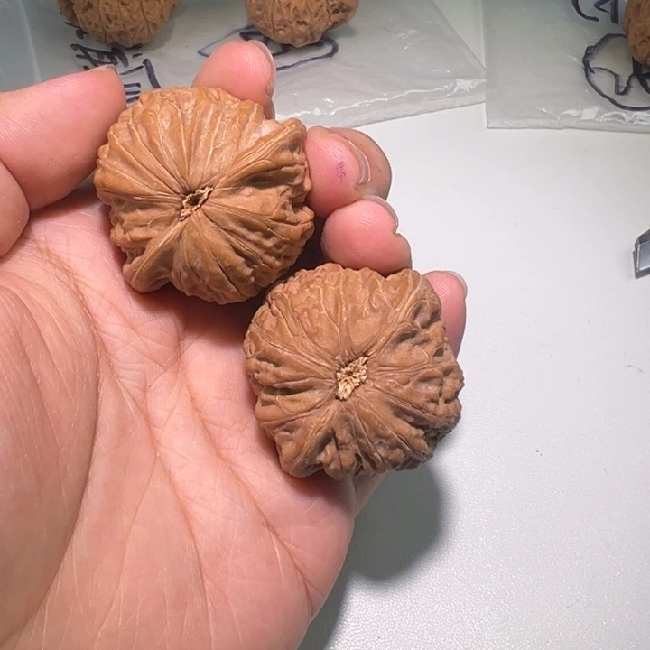 山***皮把件文玩核桃38铁锤