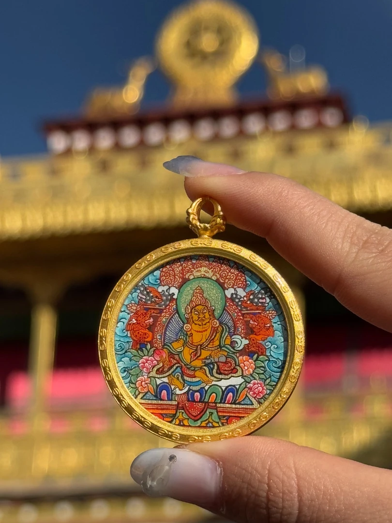 纯手绘唐卡3.5黄财神合金外壳拉萨直发文玩艺术
