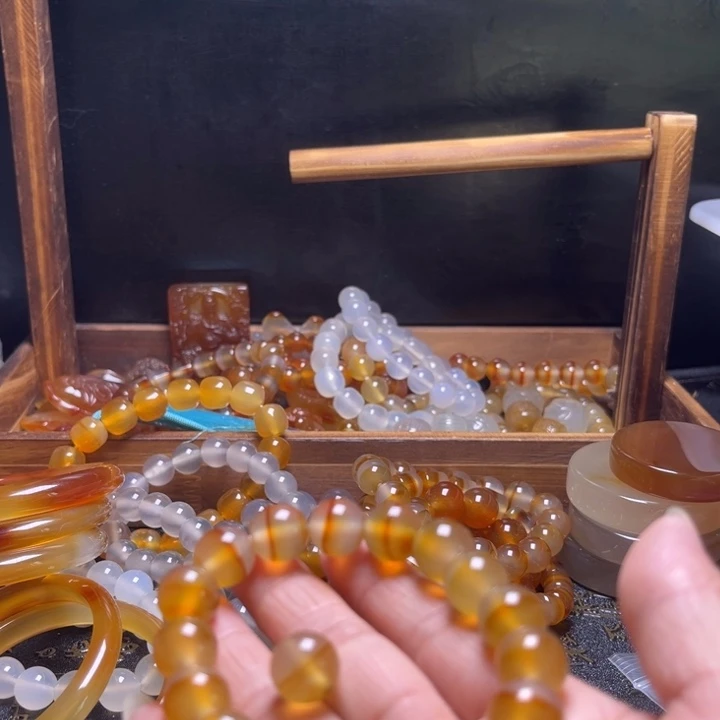 玛瑙/玉髓颈饰合金?**葵5