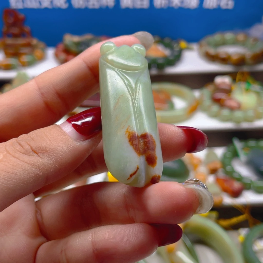 未镶嵌透闪石质玉挂件