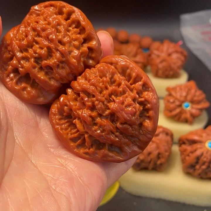 @***二猴头核桃吊坠工艺核桃