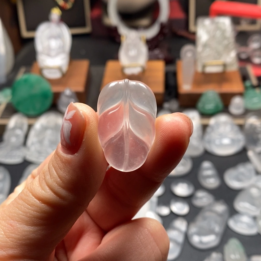 石英质玉未镶嵌颈饰