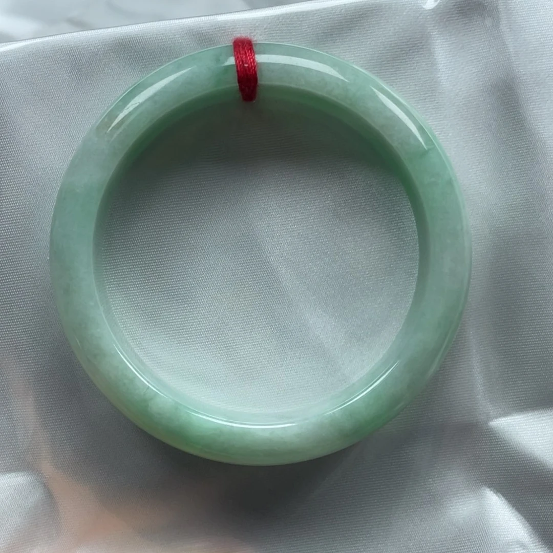 颈饰未镶嵌翡翠翡翠（53-54圈口）有小纹