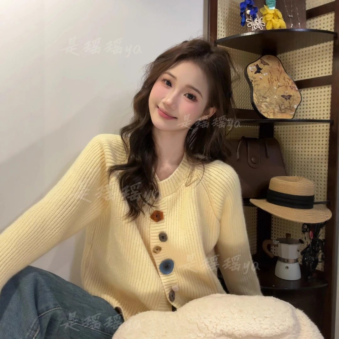 小有腔调设计感小众异型纽扣毛衣开衫女秋冬季甜美休闲针织衫