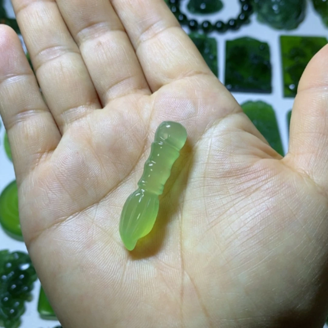 【闪购商品】未镶嵌蛇纹石玉颈饰