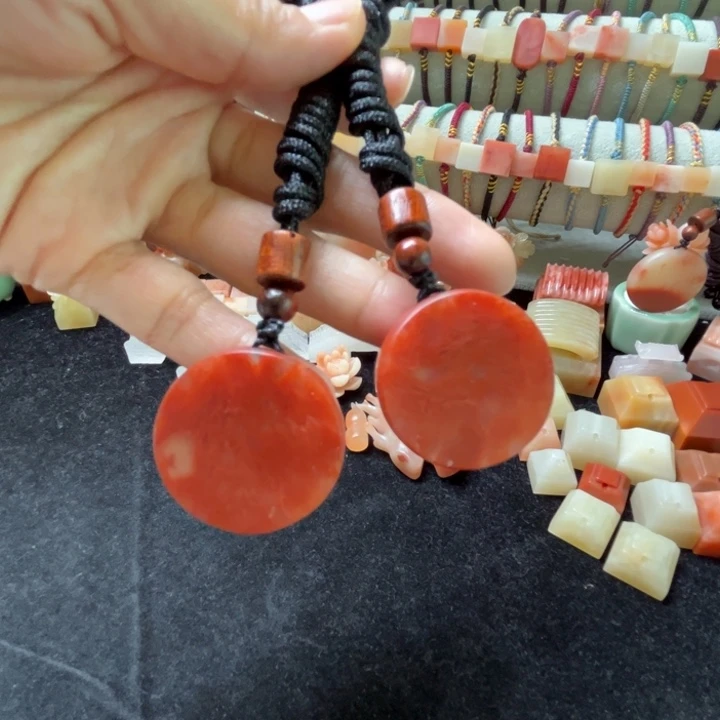 老挝石老挝石一对项链0.59-0.6cm，3.0直径