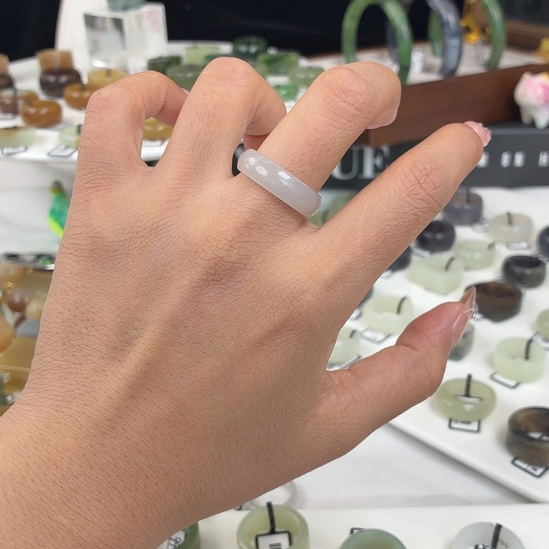 和田玉（糖玉）未镶嵌戒指Q125烟紫圆条17.9不退换