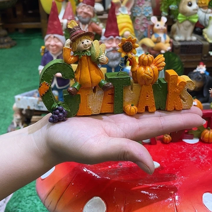 树脂制品花园背摆件红红火火