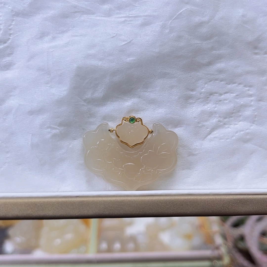 和田玉18K金镶嵌吊坠(不含链)