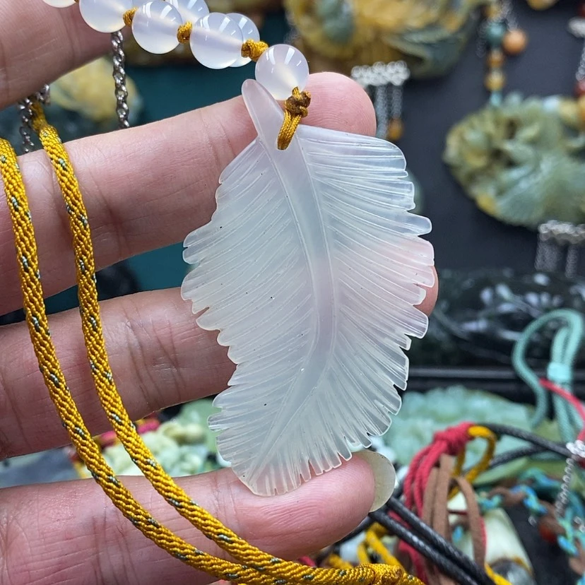 【闪购商品】蛇纹石玉未镶嵌吊坠