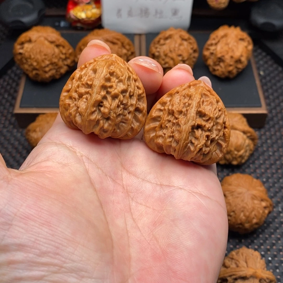 文玩核桃把件三角白边肚38尺