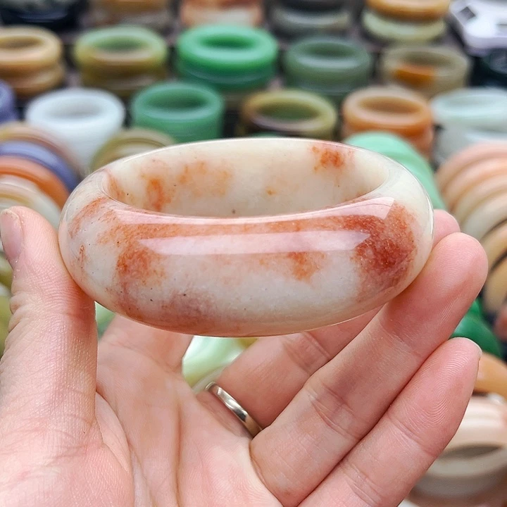 未镶嵌手镯（圆镯）石英质玉