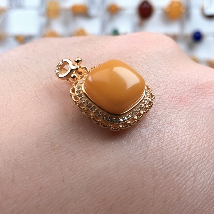 蜜蜡银S925镀金镶嵌吊坠(不含链)