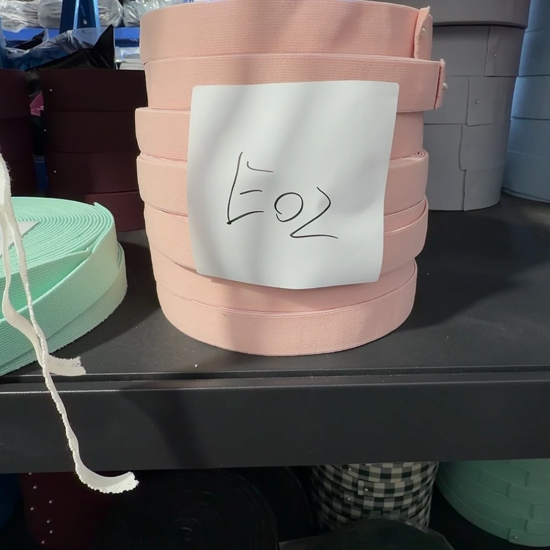 E02粉色松紧带一盘。