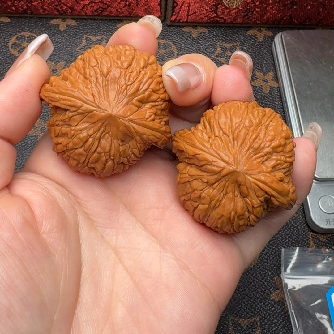 把件文玩核桃42绣球G591