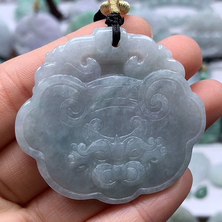 翡翠未镶嵌颈饰饕餮福利
