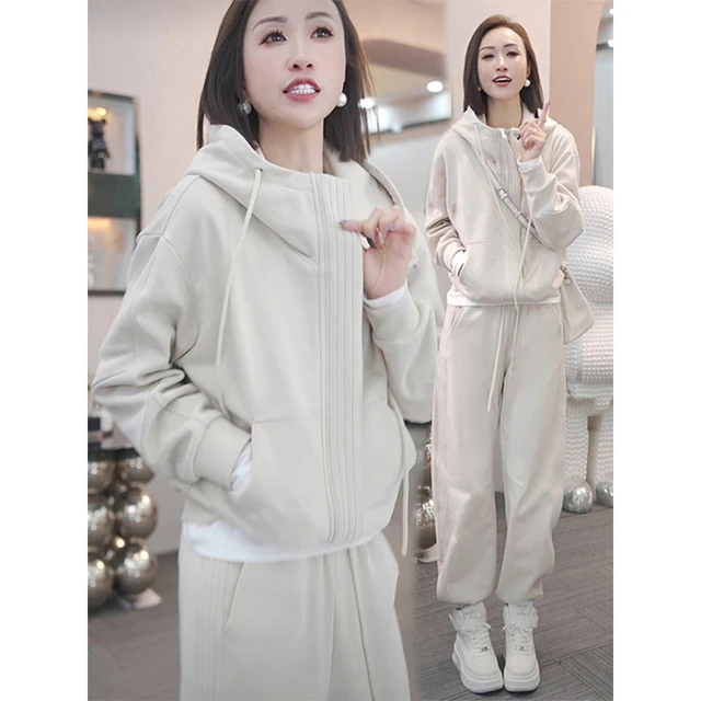 春秋搭配一整套女2025春秋连帽冲锋卫衣休闲裤两件套时尚运动套装