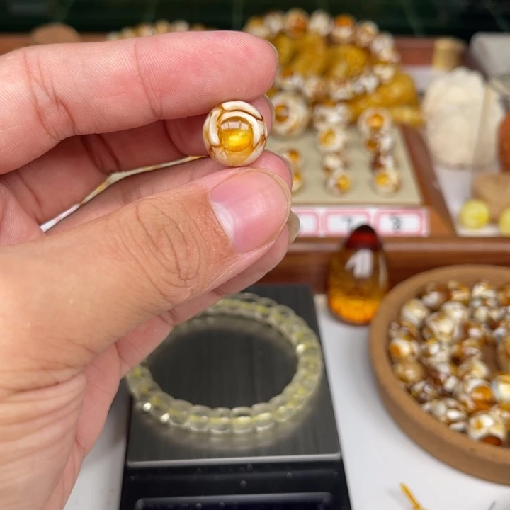 琥珀裸石未镶嵌艾***r14号