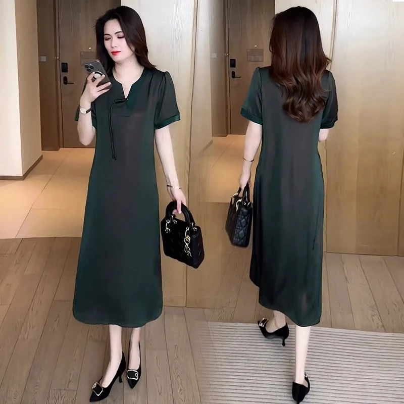时尚连衣裙女2025夏新款时髦洋气短袖V领设计感小众中长款连衣裙