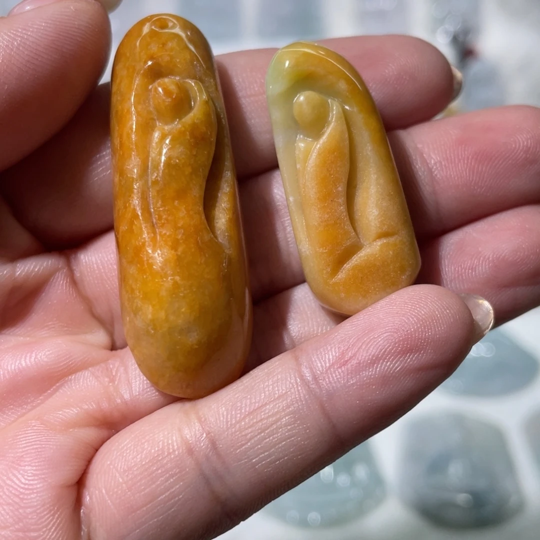 翡翠未镶嵌颈饰悟道