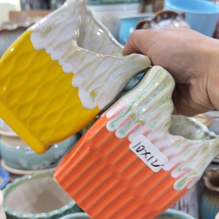 凑9块包邮，有孔，陶瓷花盆