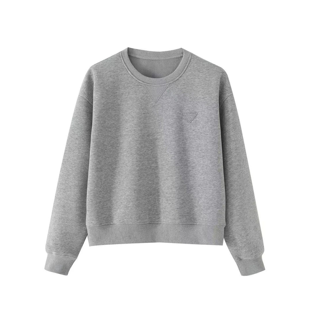 韩版百搭刺绣小三角圆领卫衣2510