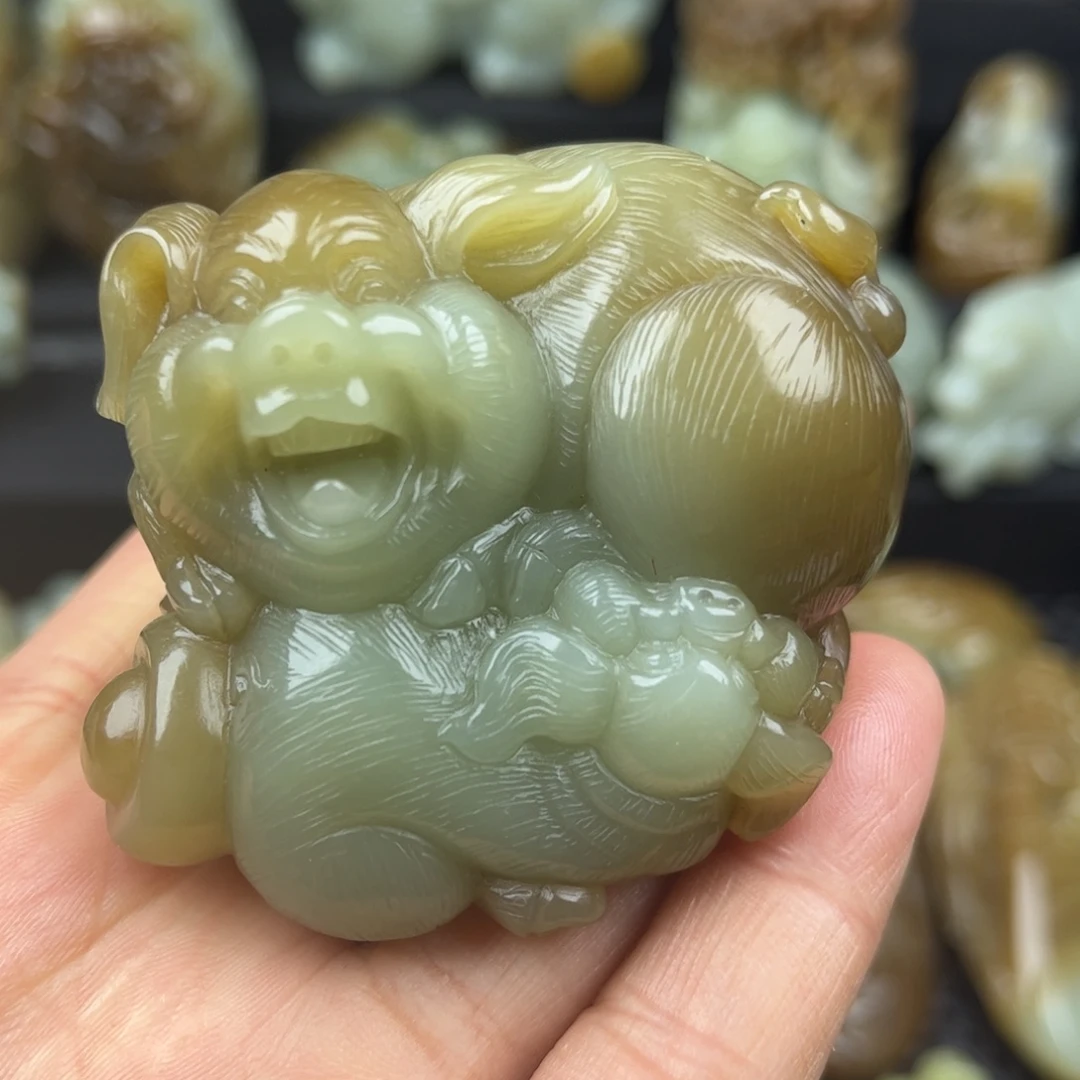 和田玉未镶嵌把件