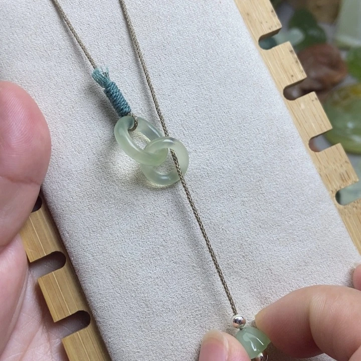 蛇纹石玉挂件未镶嵌