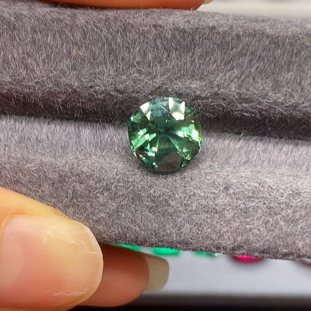 碧玺裸石未镶嵌4.62克拉薄荷绿碧玺