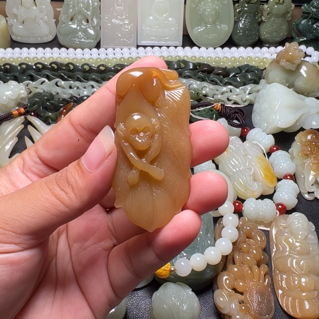 千***顺颈饰未镶嵌和田玉