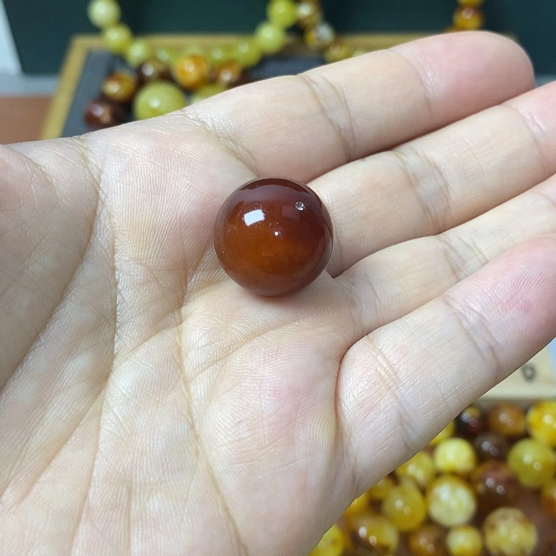 脾***人未镶嵌琥珀裸石蜜蜡