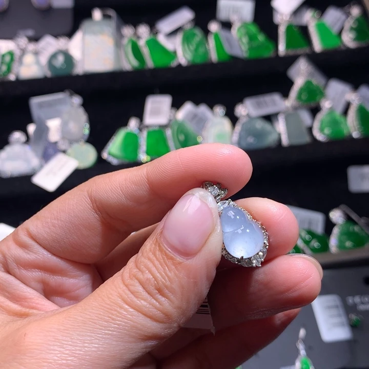 【闪购商品】颈饰银S925镶嵌翡翠