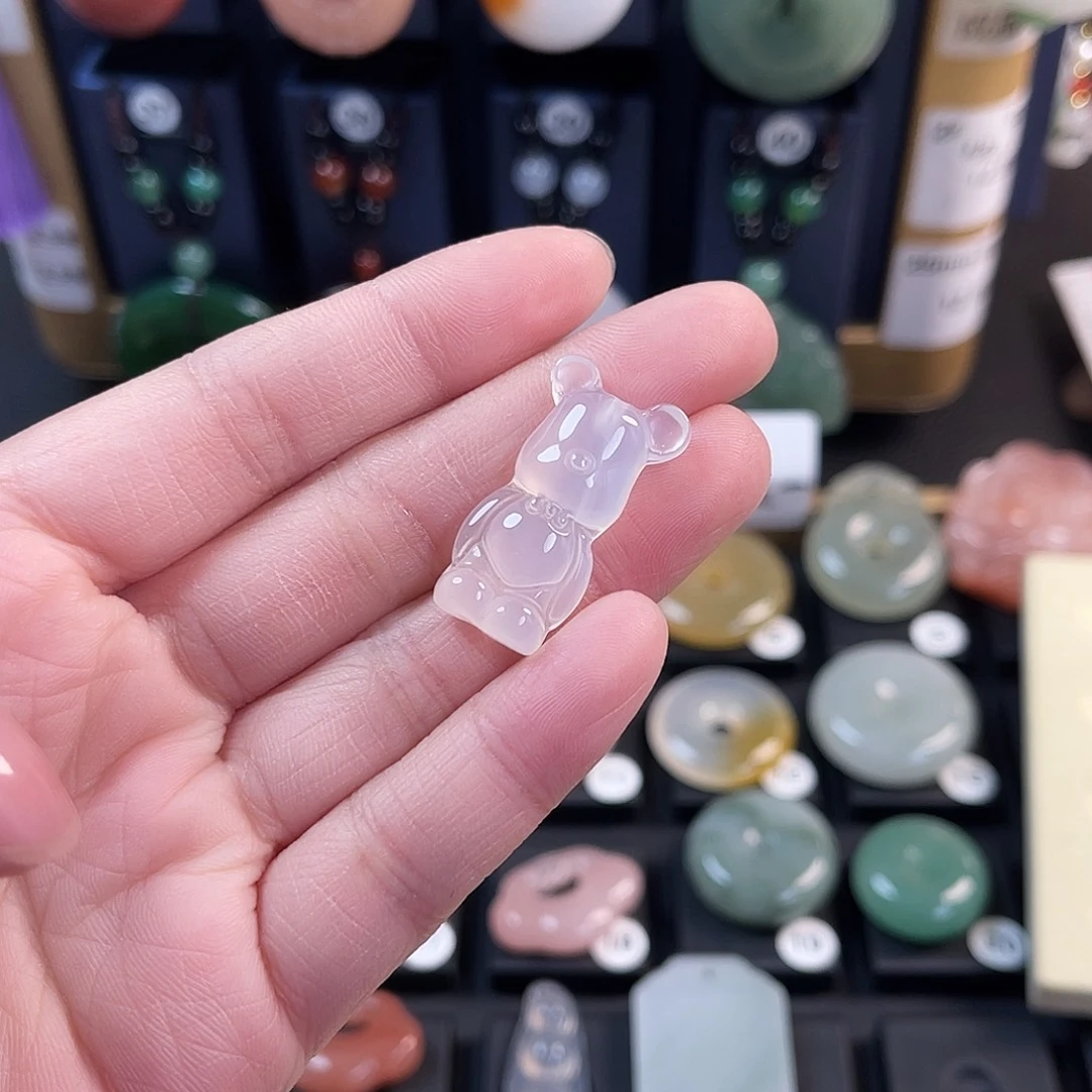 颈饰未镶嵌石英质玉汐*?