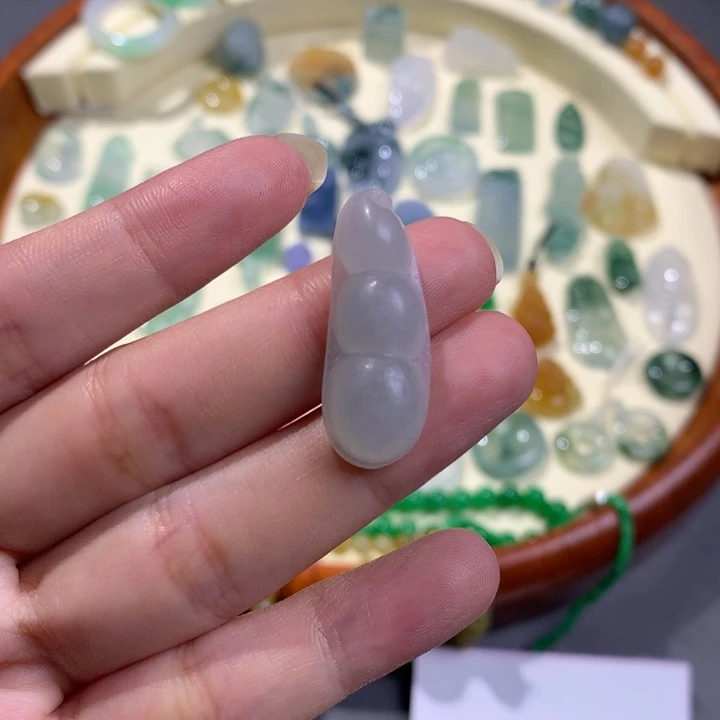 未镶嵌定制翡翠福豆