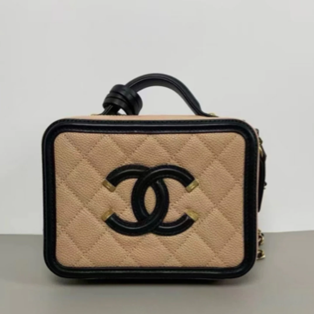 95新 Chanel/香奈儿 vanity case奶茶色 相机包/JW3047