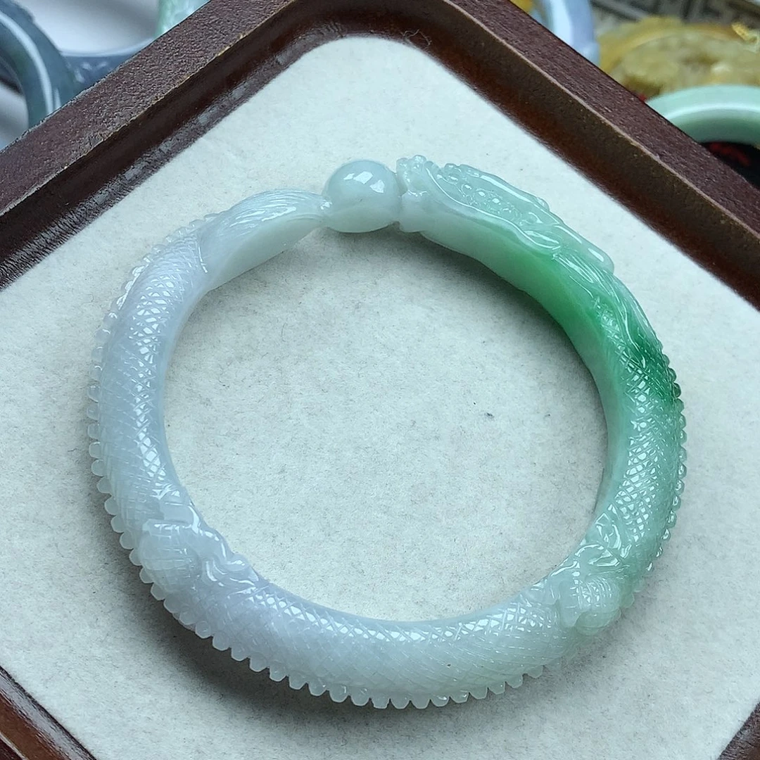 南***岸翡翠未镶嵌颈饰天然翡翠62