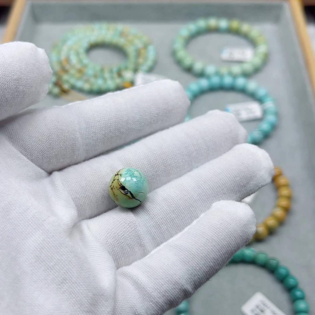 绿松石未镶嵌挂件