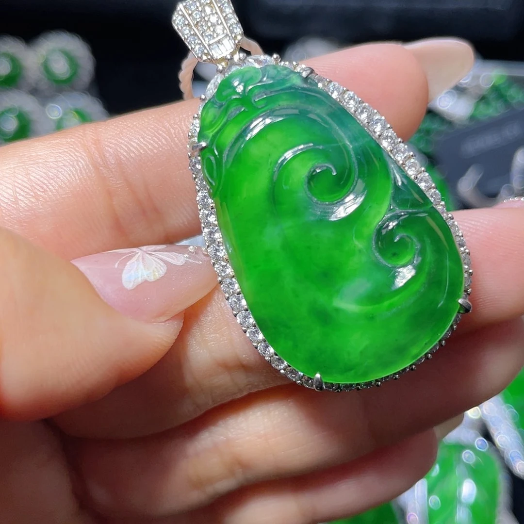 翡翠颈饰银S925镶嵌翡翠