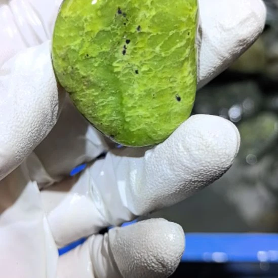 用***4藏玉药王石原石一个