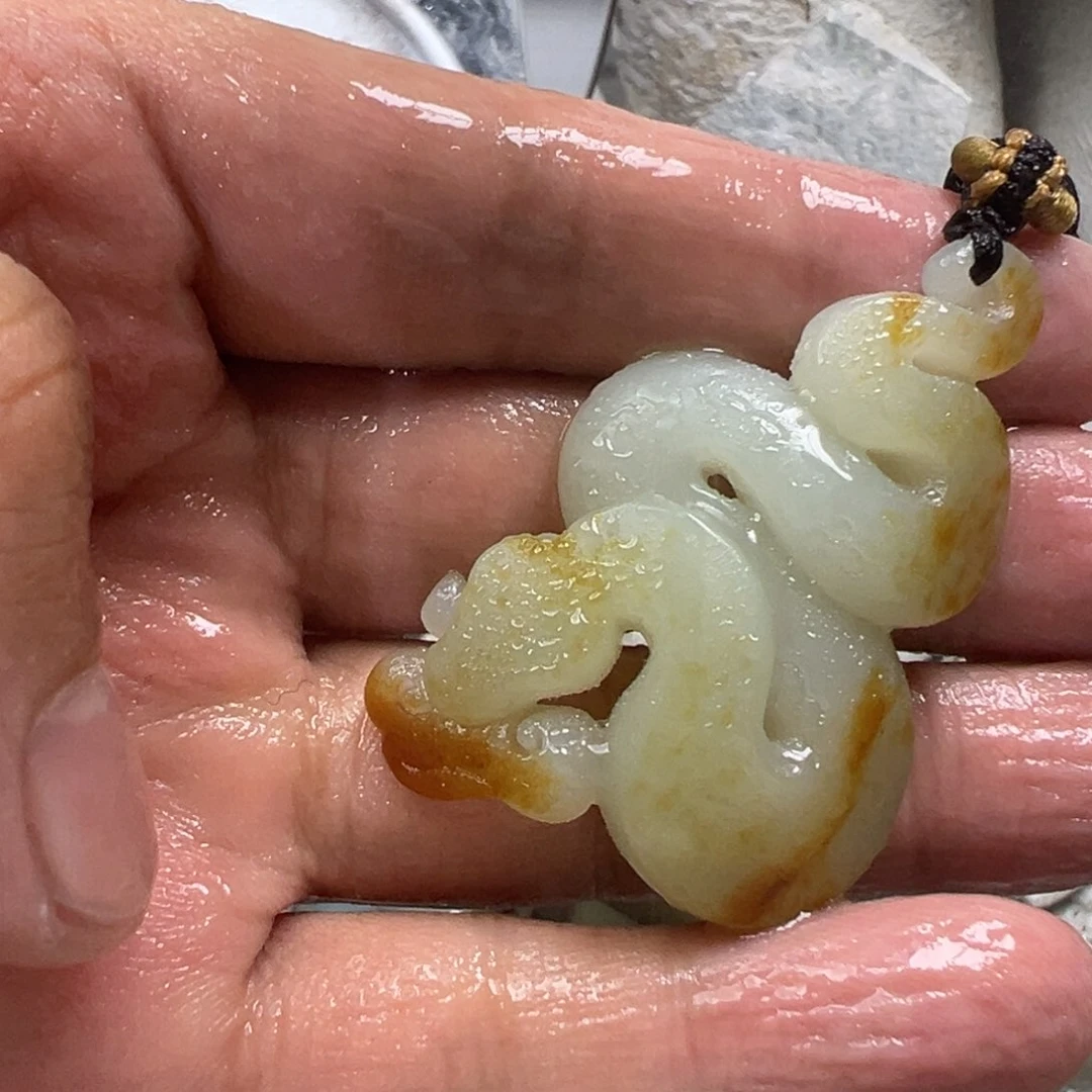 和田玉（糖玉）未镶嵌颈饰