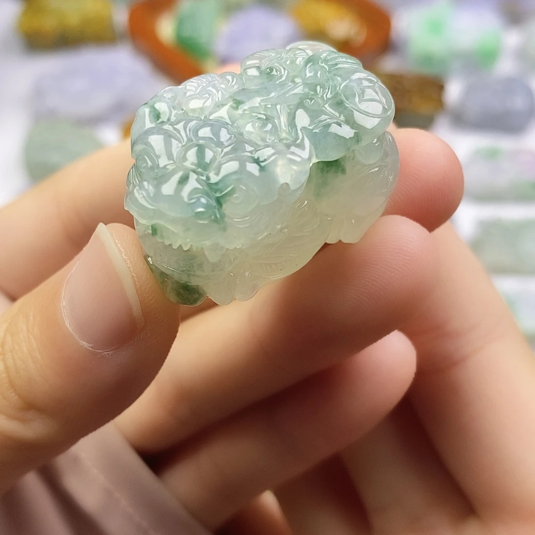 颈饰未镶嵌翡翠貔貅