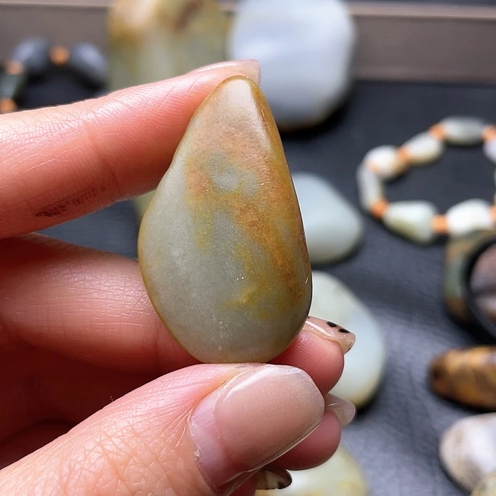 和田玉颈饰未镶嵌16