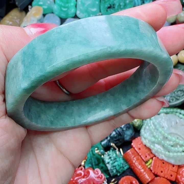 翡翠未镶嵌手镯天然A货68