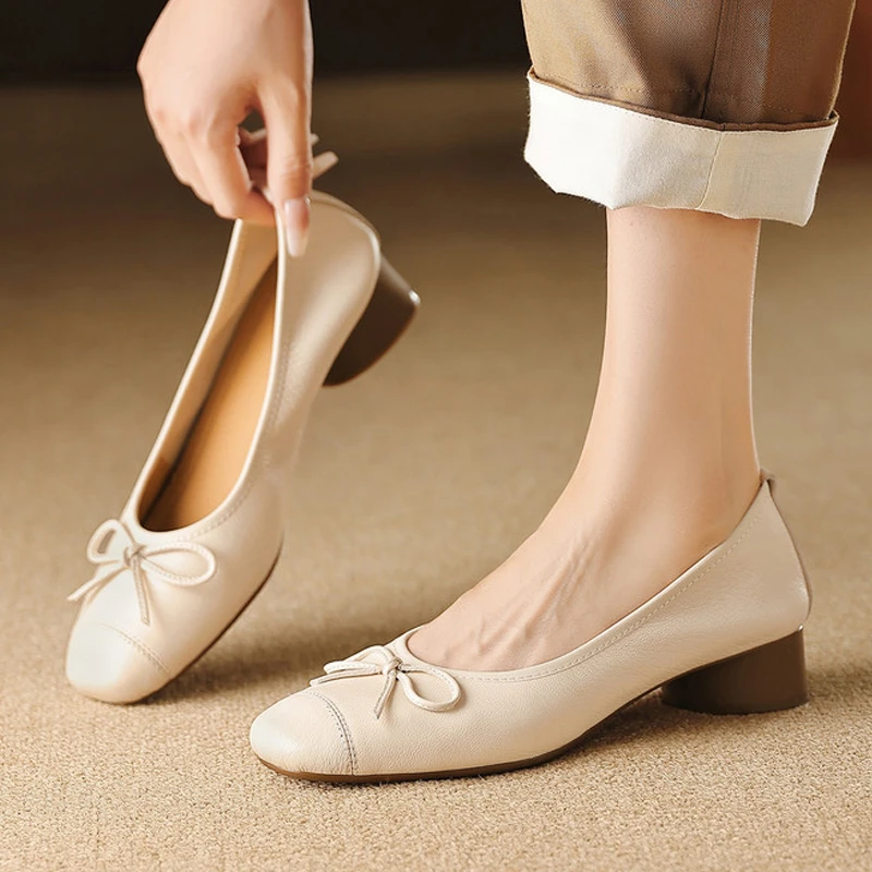 真皮新款甜美蝴蝶结仙女豆豆鞋百搭小众鞋子中粗跟方头浅口单鞋女