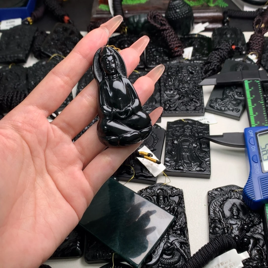 新***）天然缅甸a货钢琴黑挂件