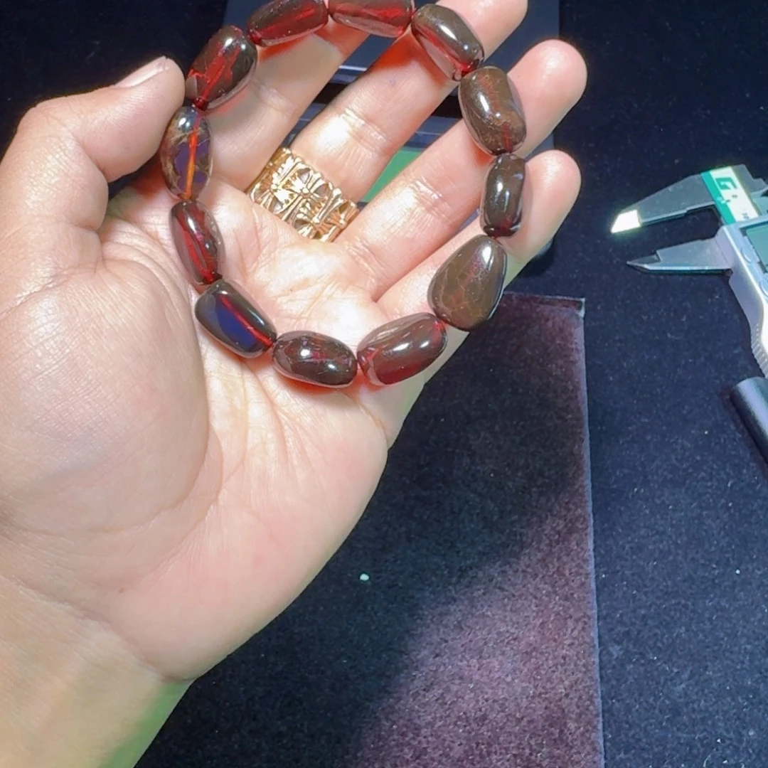 琥珀未镶嵌裸石琥珀