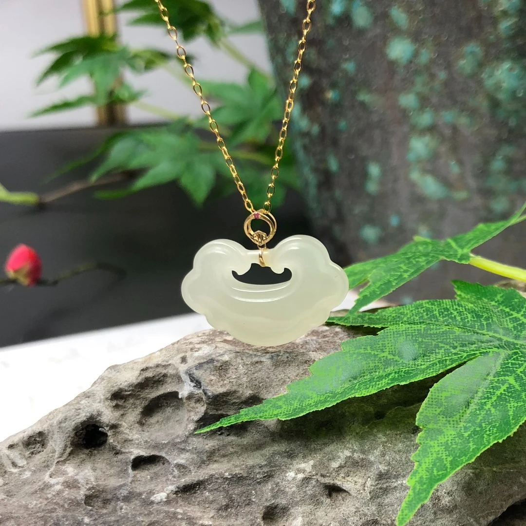 【琪禧珠宝】18K金和田玉如意锁吊坠2432503（多样性发货）