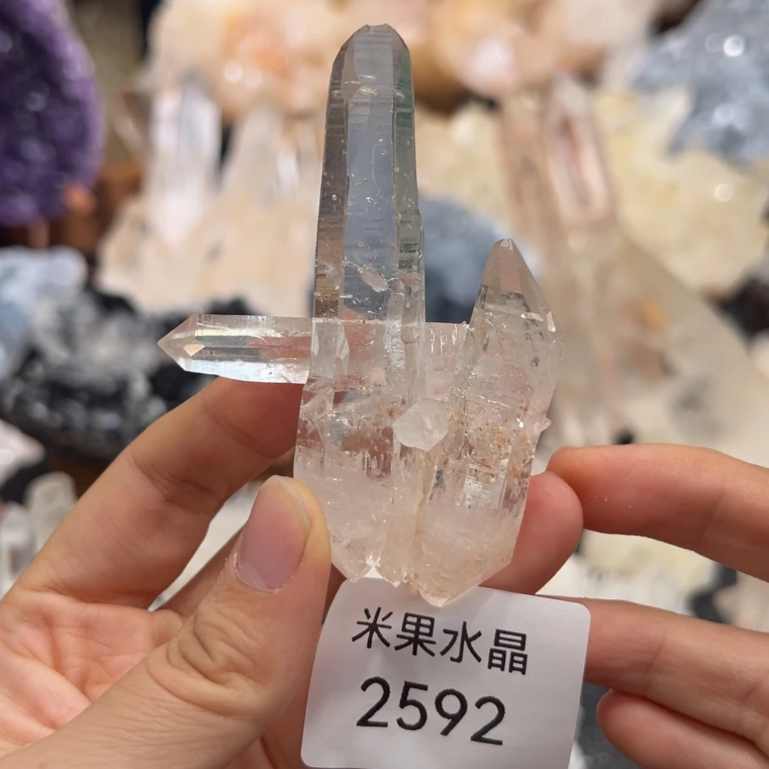 水晶珠宝半成品未镶嵌利姆手握